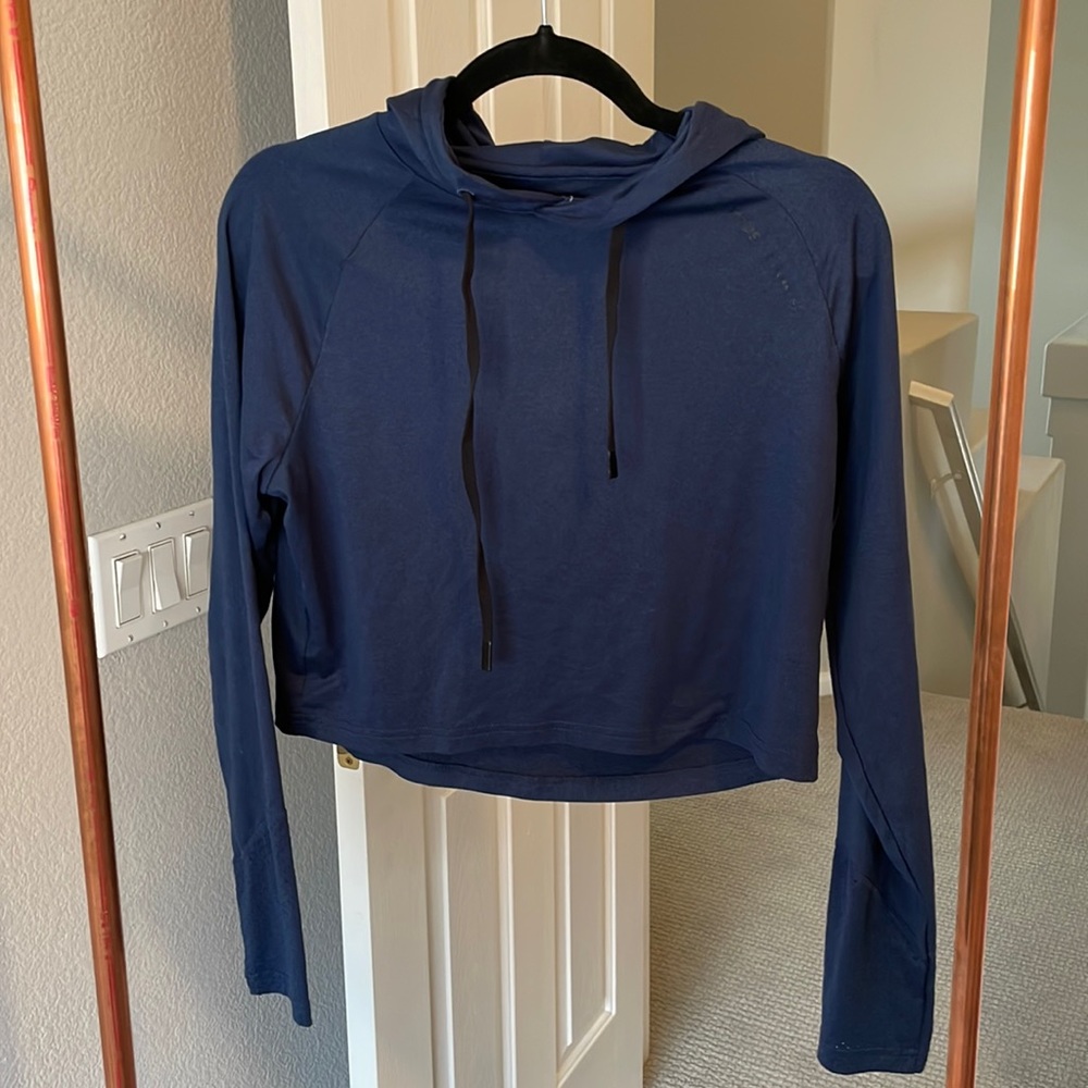 VIRUS Hooded Crop Long Sleeve